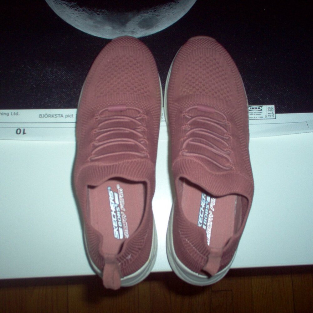 SKETCHERS (BOBS) Memory Foam Pre-owned